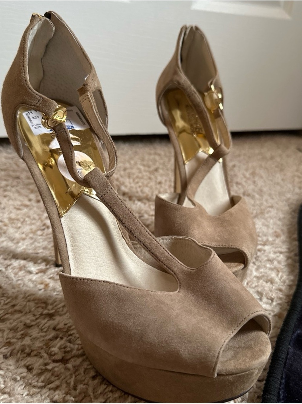 NEW Michael Kors Women's Tan and Gold Heels